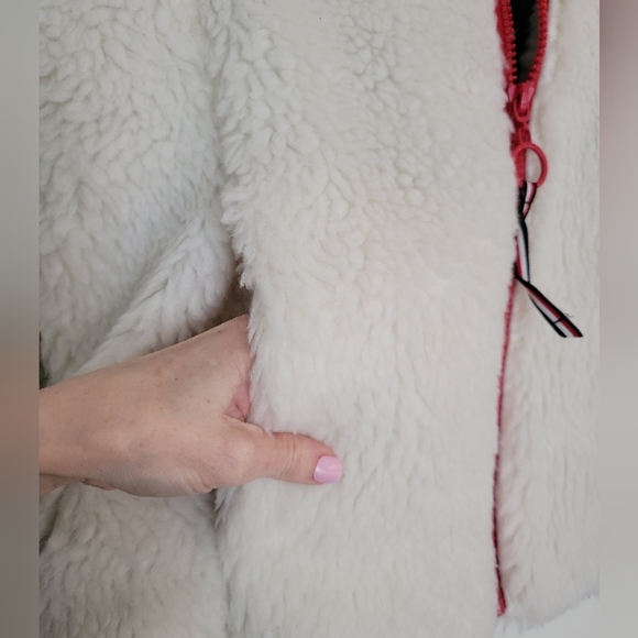 🇺🇲 Tommy Hilfiger fleece zip up jacket with contrast red zipper and flag logo - Picture 14 of 14